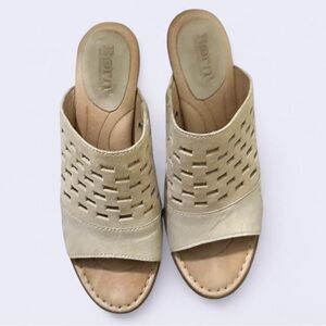 BOC Women's Tan Woven Mules